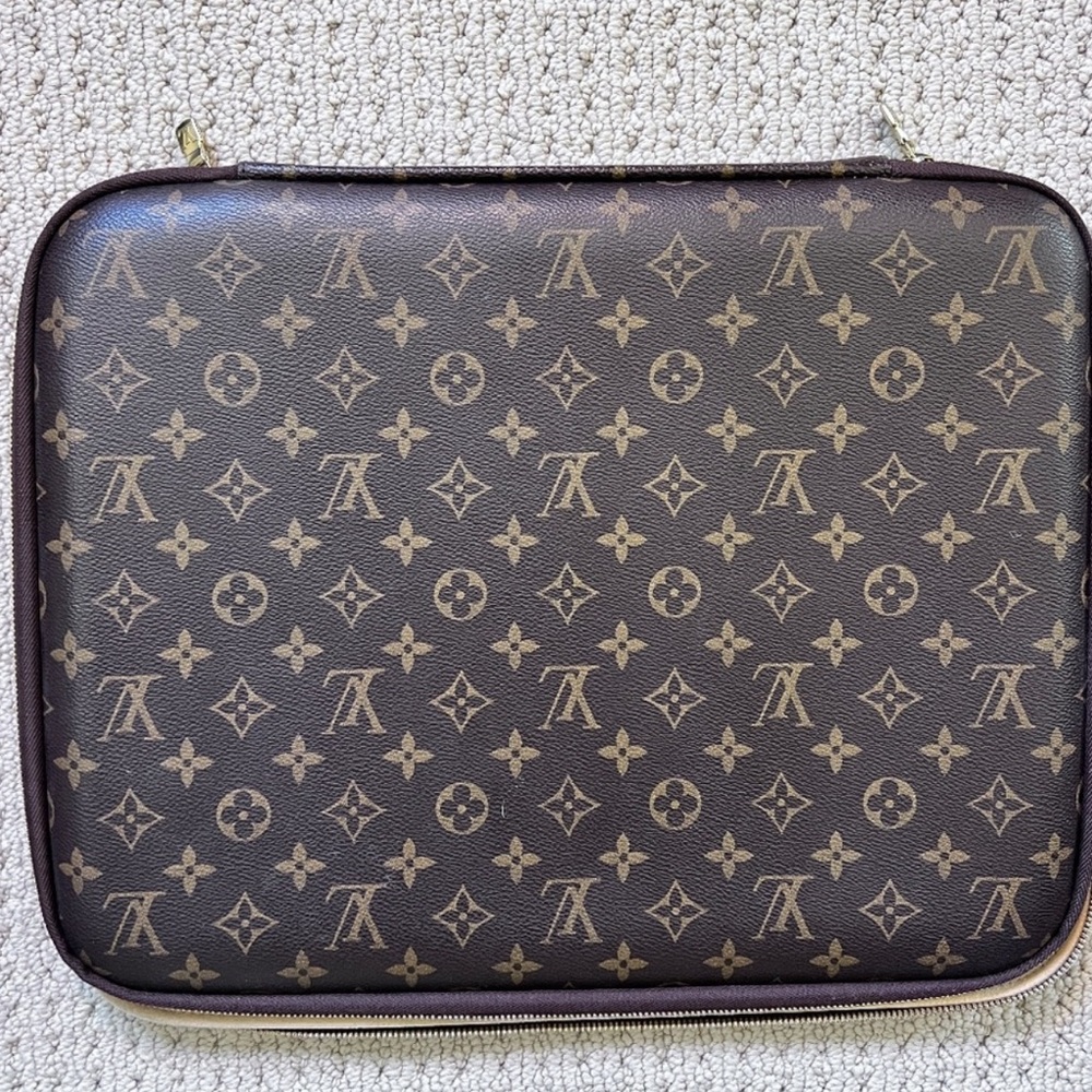 Louis Vuitton laptop sleeve zipper case